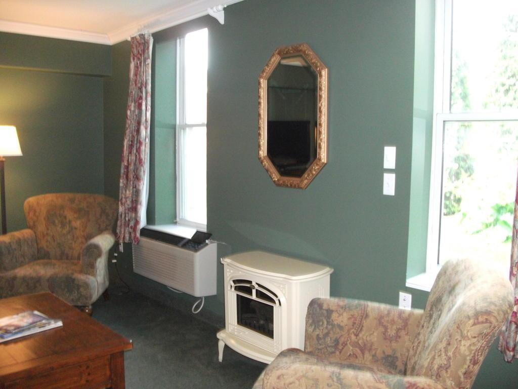 Rodeway King William Inn